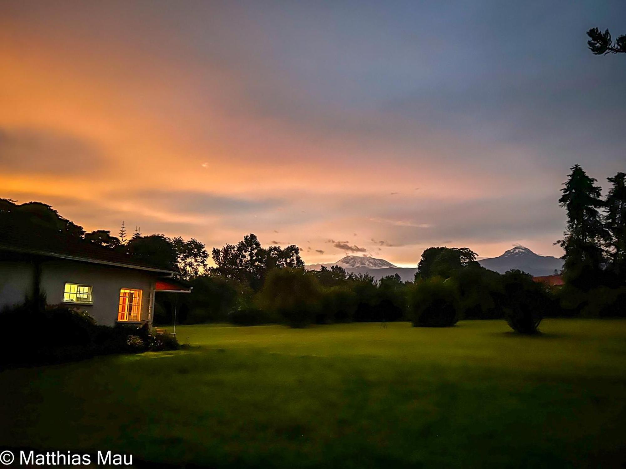 Marangu Hotel Экстерьер фото